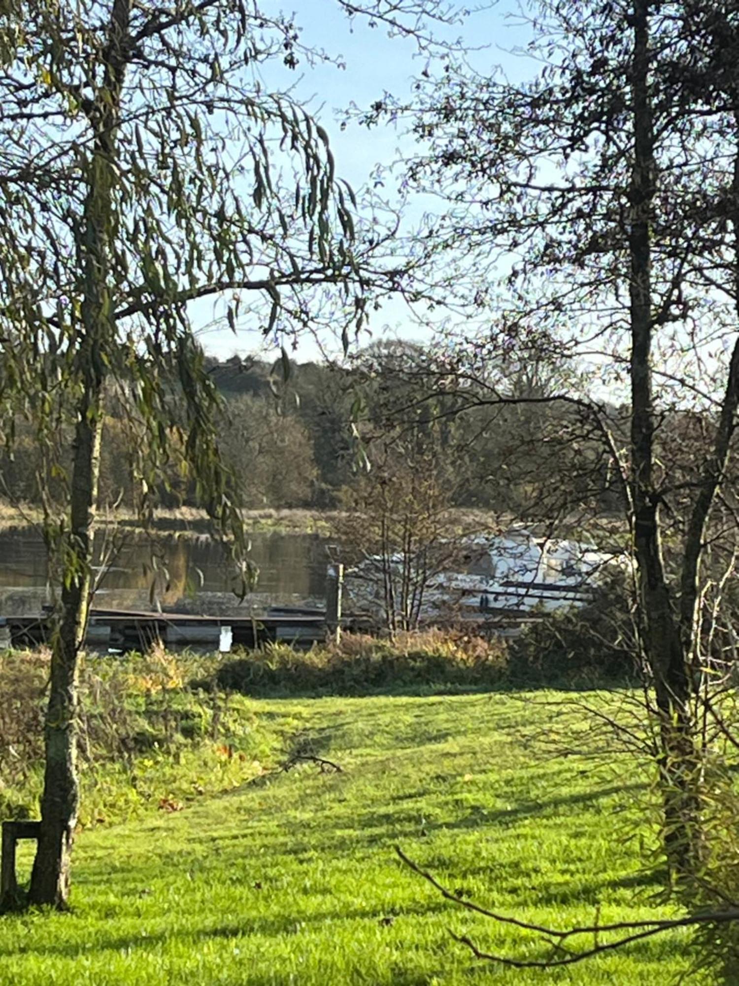 Apartmán Riverside Raheelan Exteriér fotografie